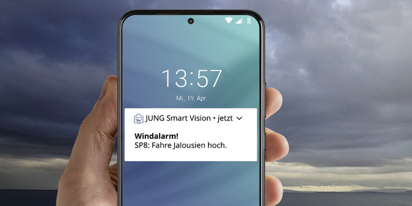 JUNG Smart Panel 8 bei Wirbs Elektrotechnik in Coppenbrügge